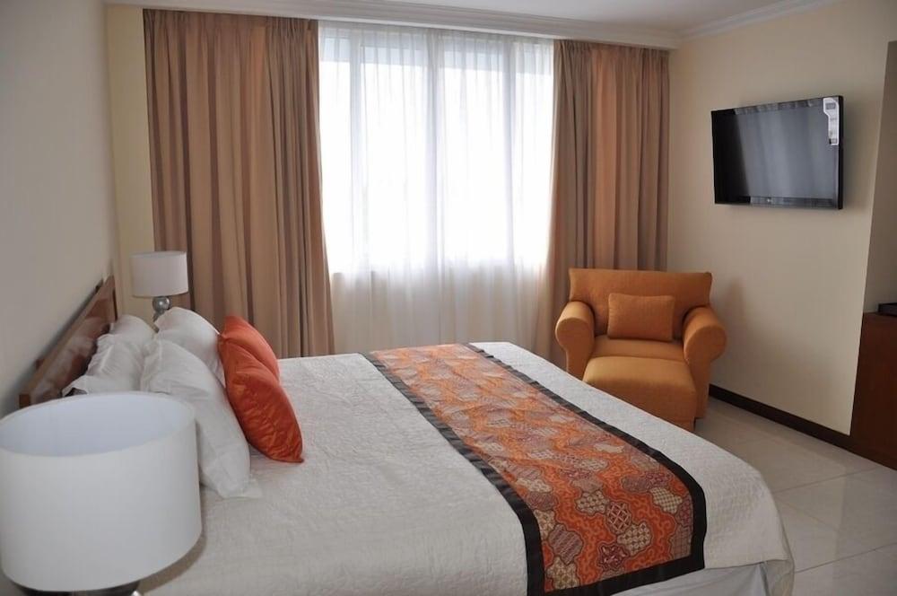 Dermaga Keluarga Hotel