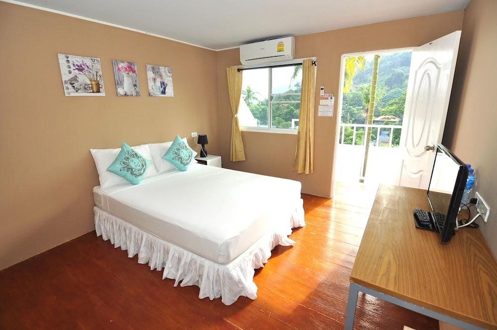 Phi Phi Uphill Cottage