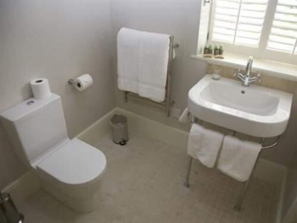 The Bell at Hampton Poyle