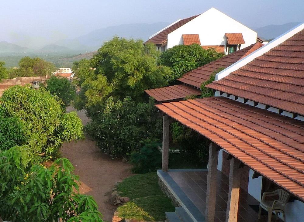 Kadambavanam Ethnic Village Resort