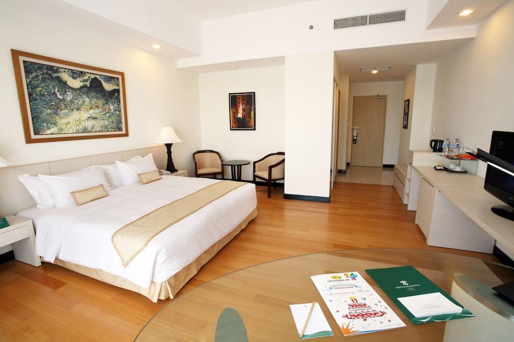 Sintesa Peninsula Hotel Manado