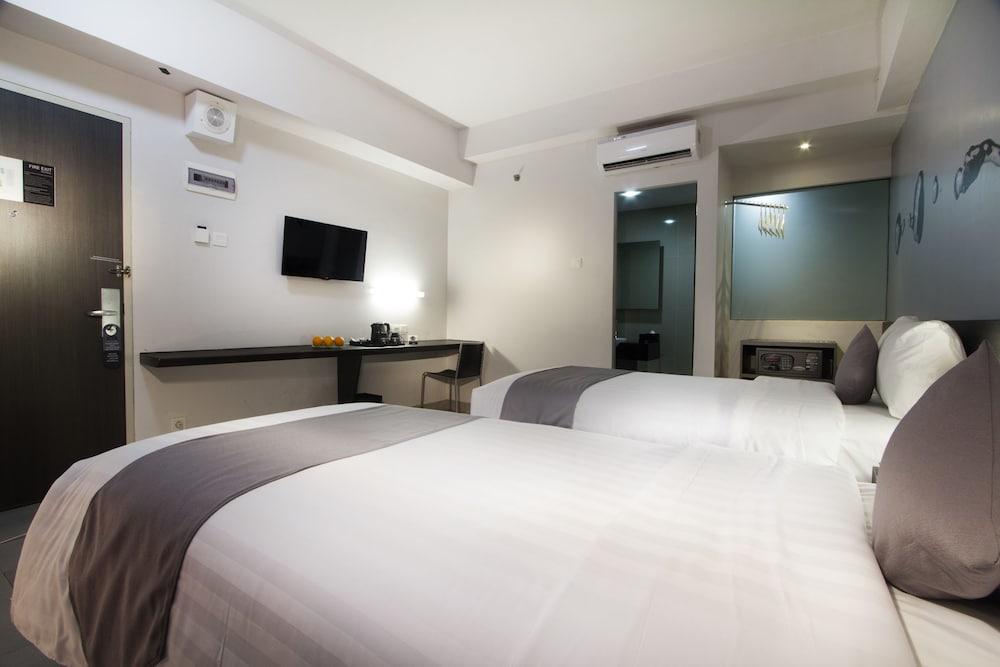 NEO Tendean Jakarta by ASTON