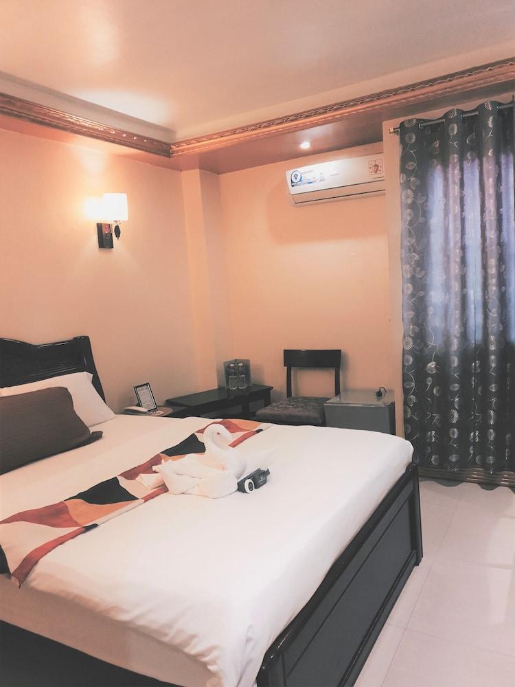 Clark Imperial Hotel