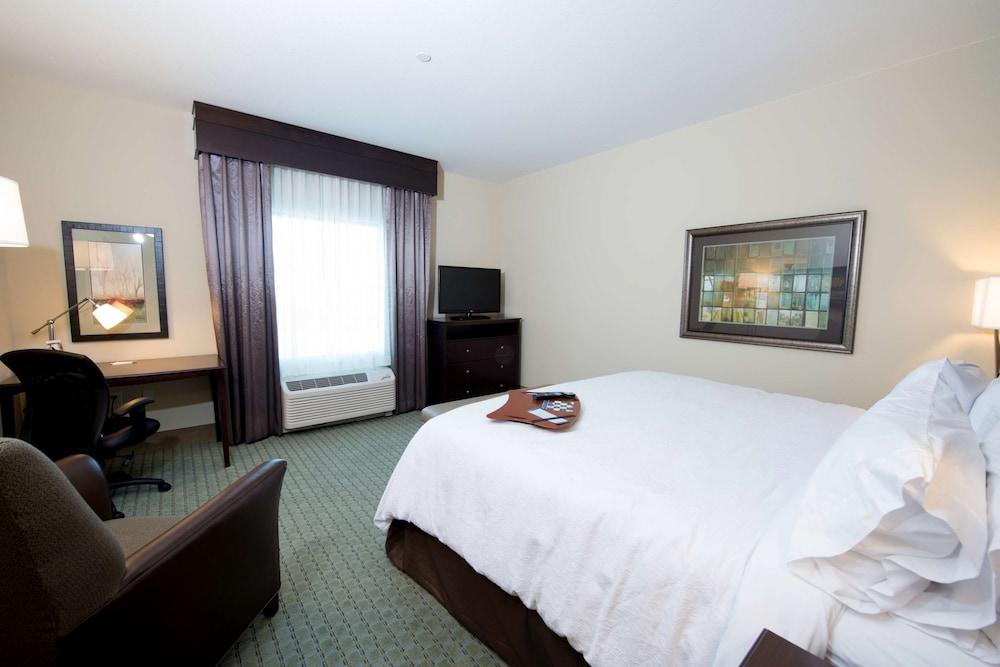 Hampton Inn & Suites Bismarck Northwest
