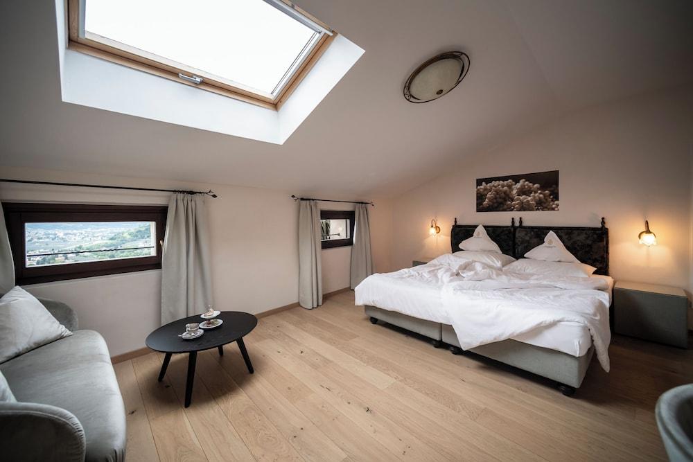 SCHLOSS PLARS Wine & Suites