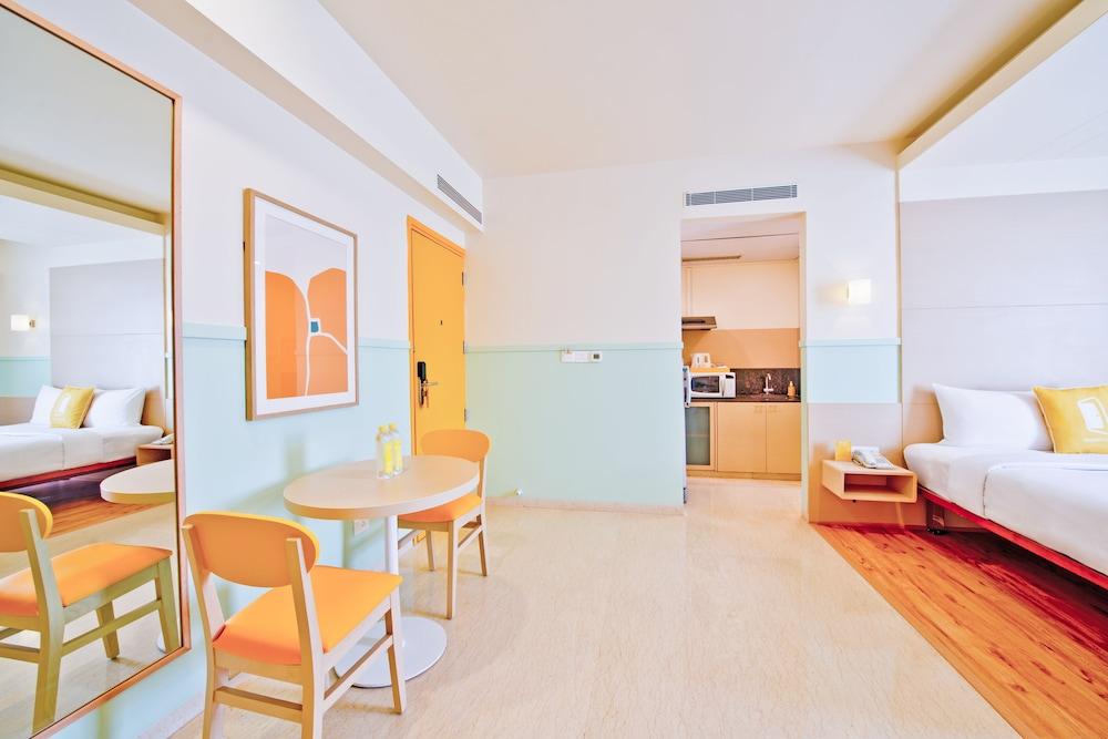 Bloom Hotel - Indiranagar