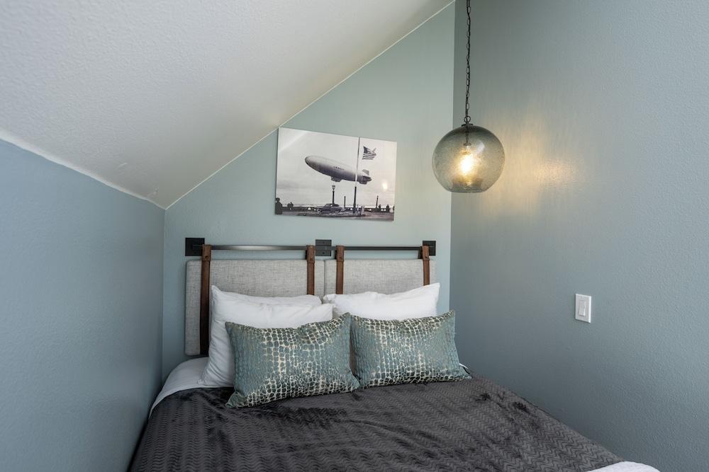 Seaside Oceanfront Inn