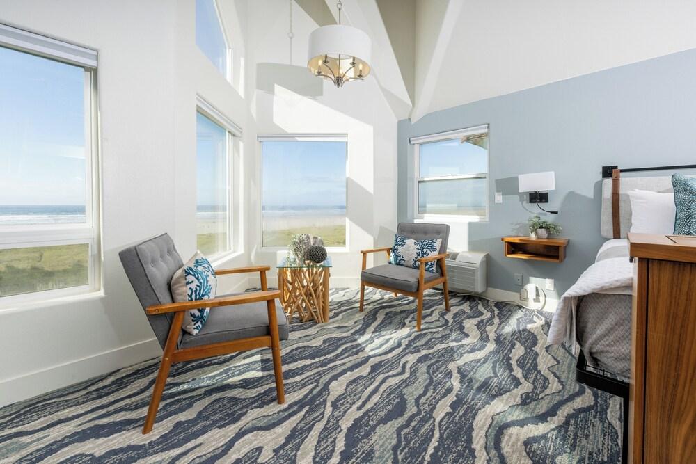 Seaside Oceanfront Inn