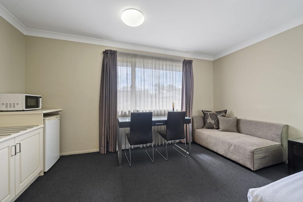 Ambassador on Ruthven