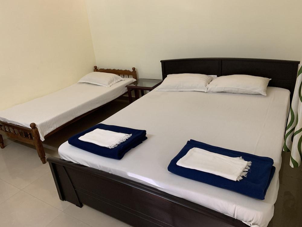 Palm Grove Service Villa