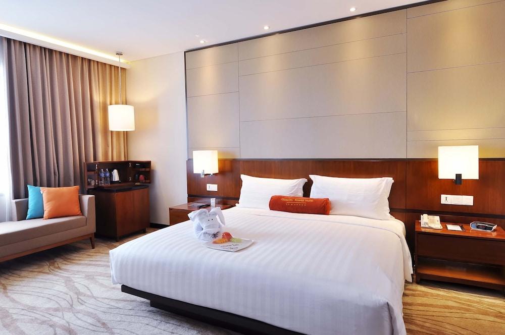 Gumaya Tower Hotel Semarang