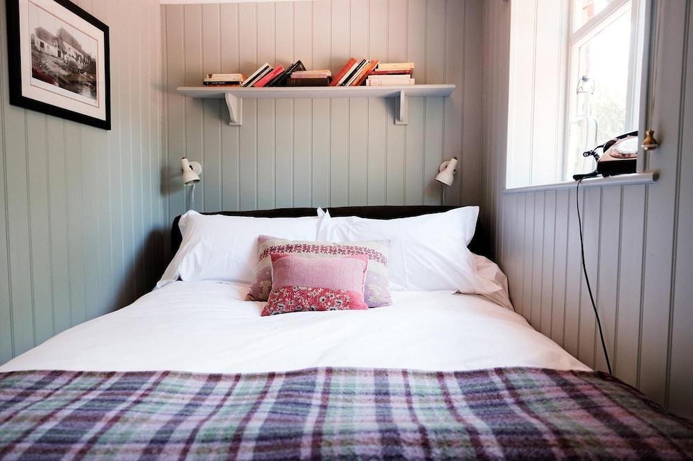 Bel & The Dragon Churt