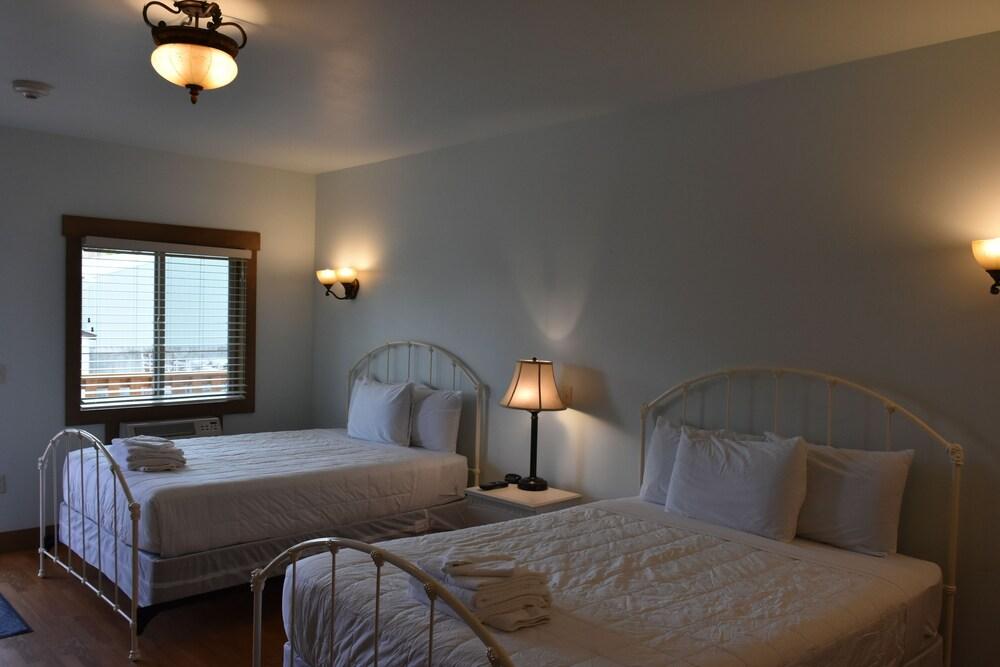 Yellowstone Condo Suites