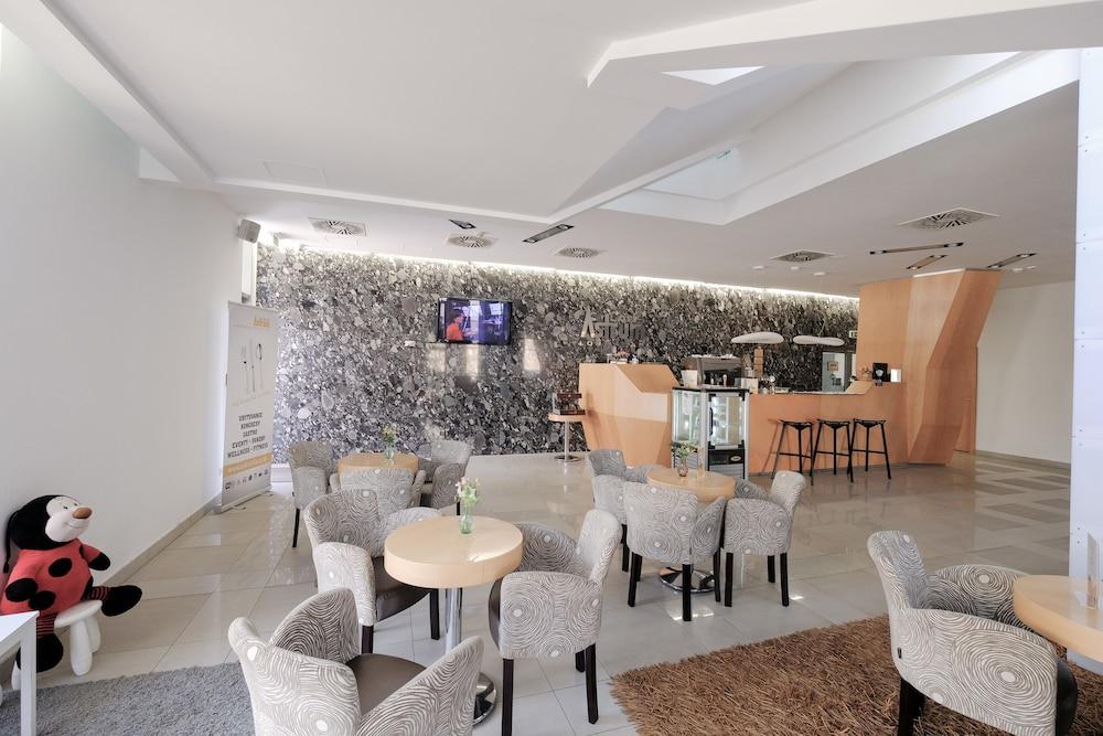 Business Hotel Astrum Laus