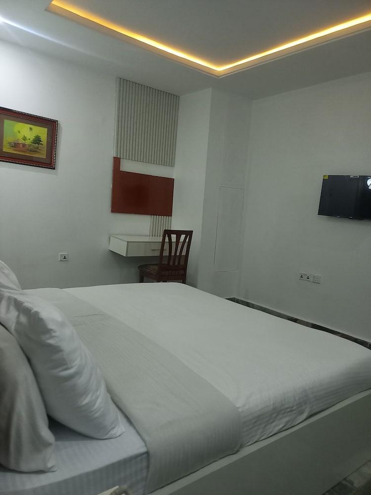 3J's Hotels & Apartments