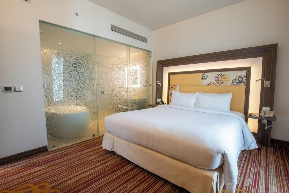 Novotel Pune Viman Nagar Hotel