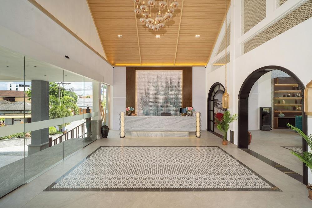 Howard Johnson by Wyndham Phuket Naiyang