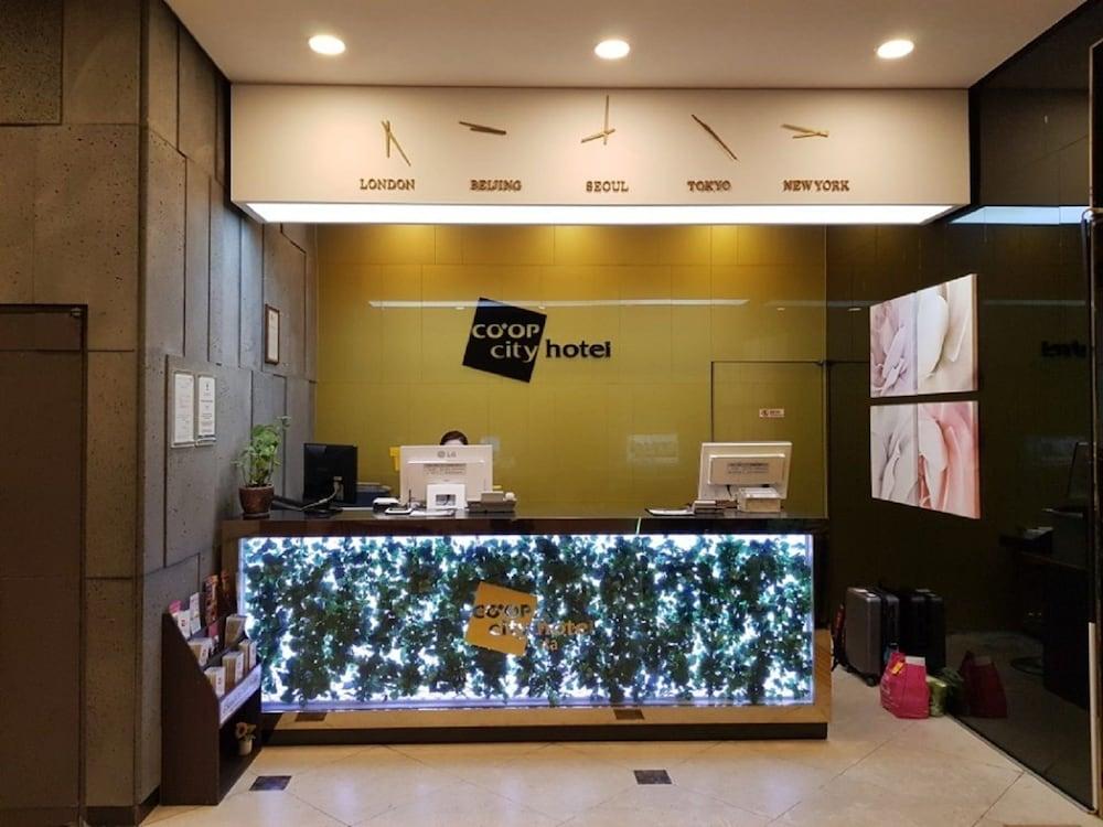 Coop City Hotel Oryu Station