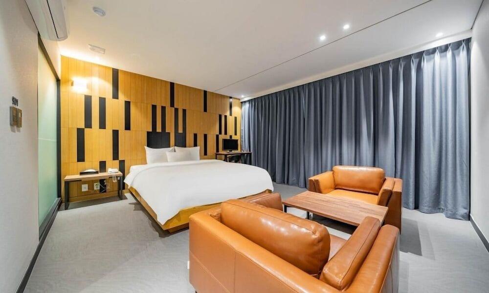 F HOTEL Yeongdeungpo