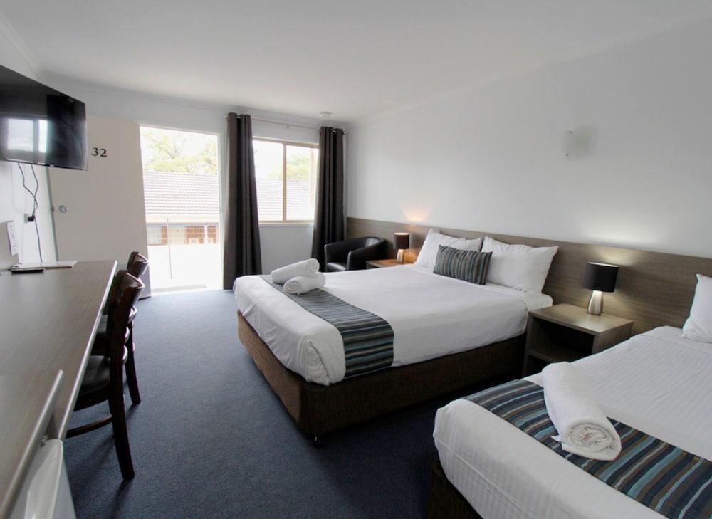 Sugar Country Motor Inn