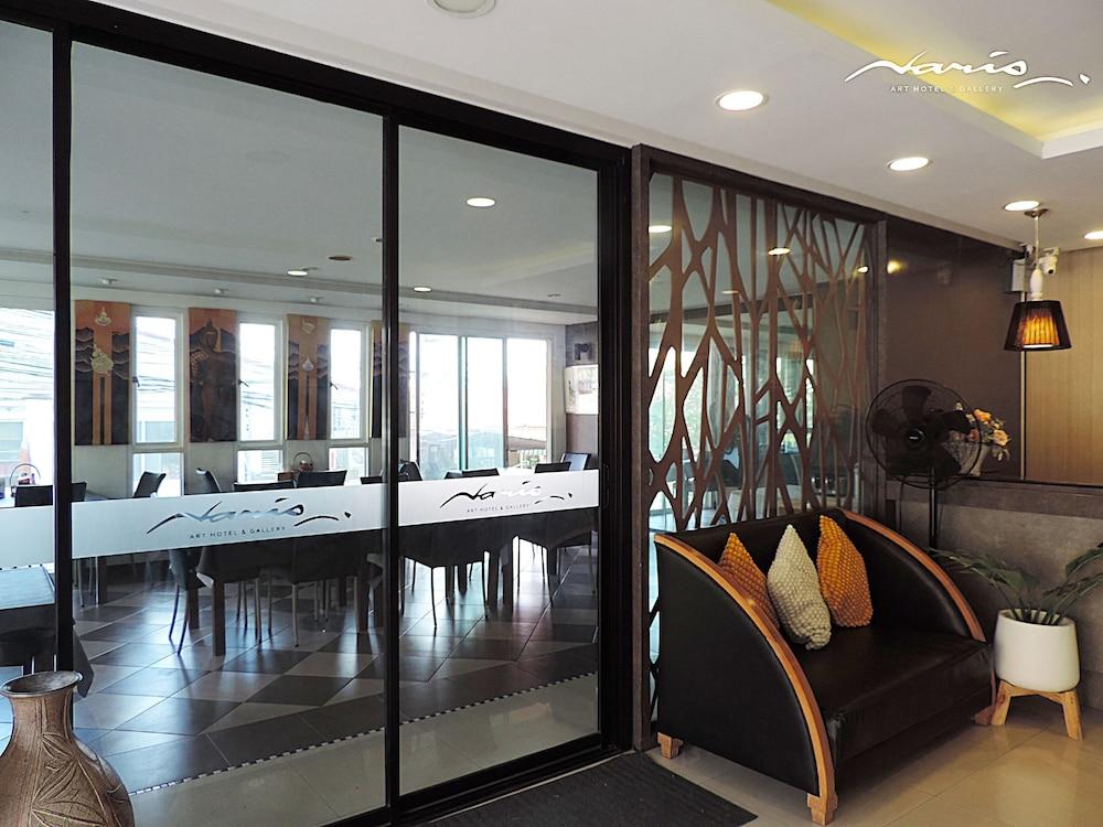 Naris Art Hotel