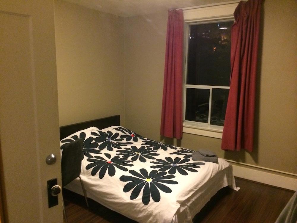 MondeLiving Robson Living