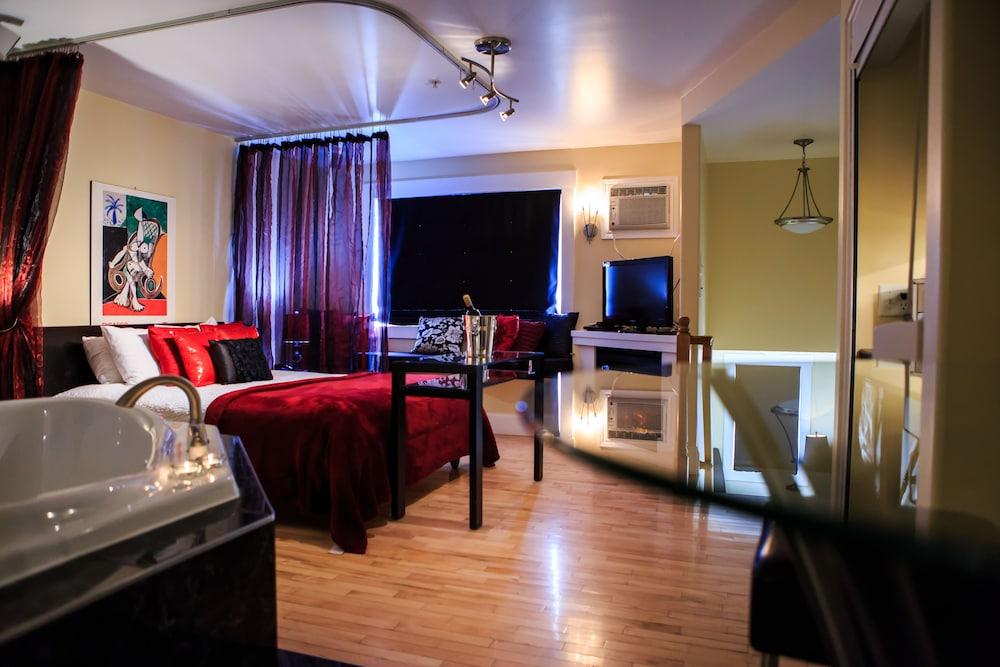 Leaside Manor by The Leaside Group