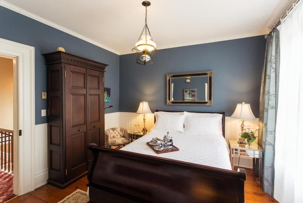 Historic Lyons House