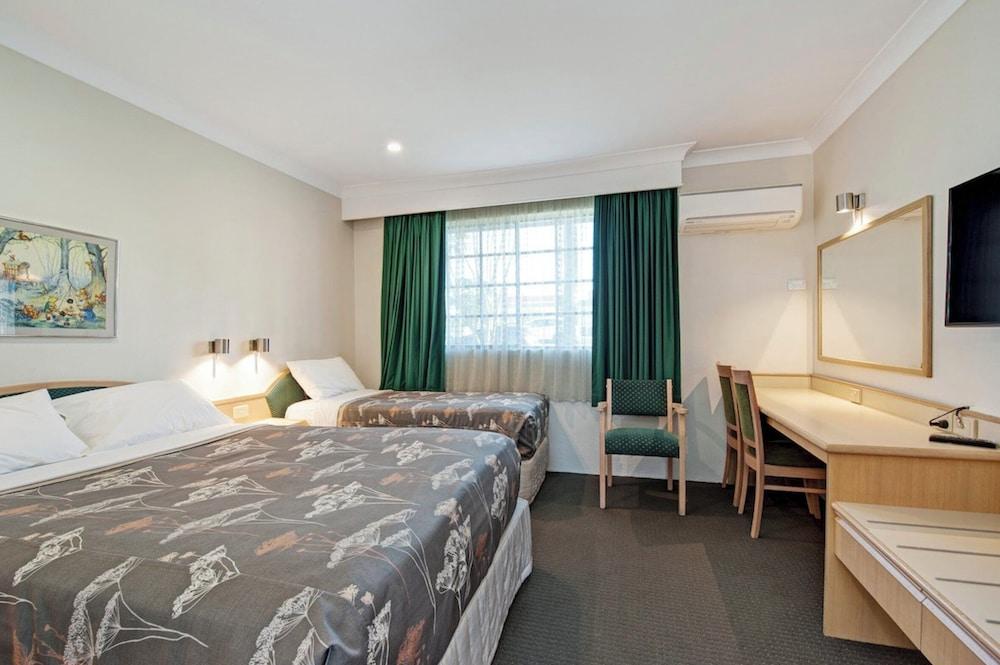 Colonial Terrace Motor Inn