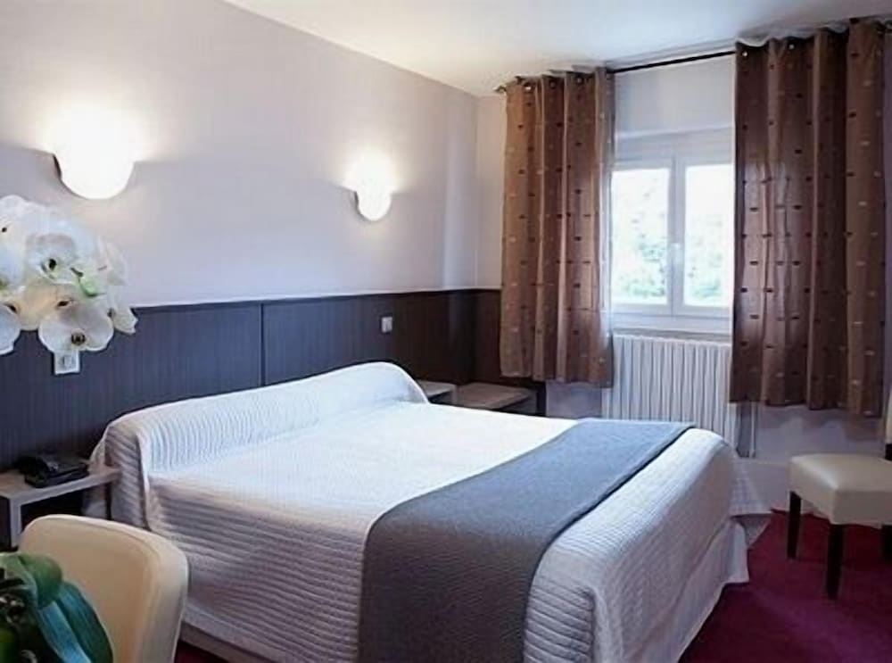 Hôtel CARRER Le Rhien