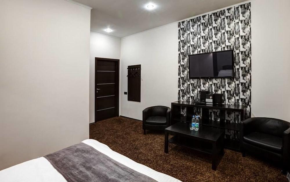 Vasileostrovsky Hotel