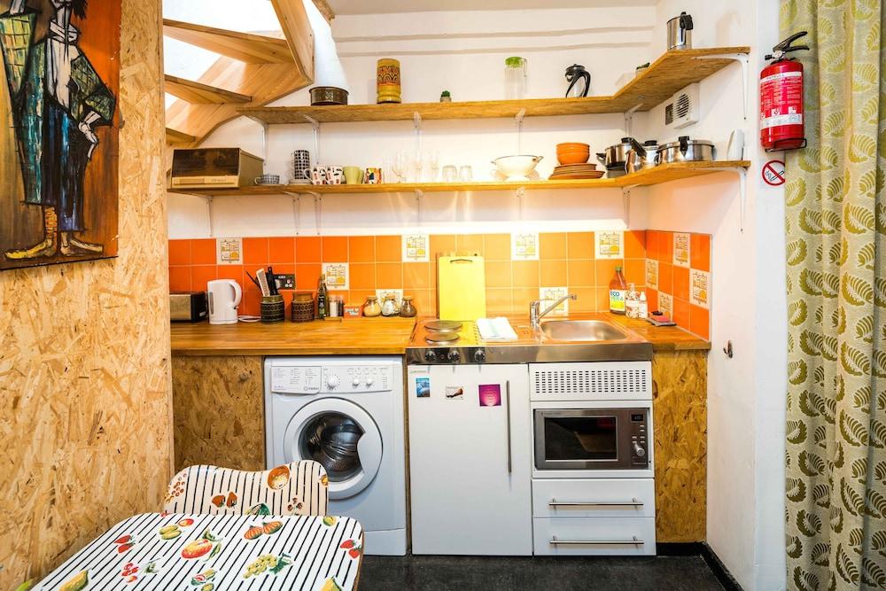 Cute House IN Soho - Full AC, Quiet and Unique