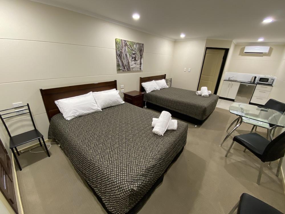 Balranald Club Motel