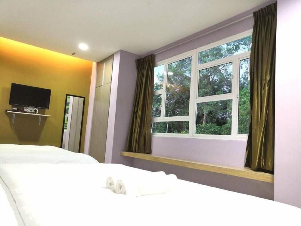 Hilltop Hotel by SECOMS