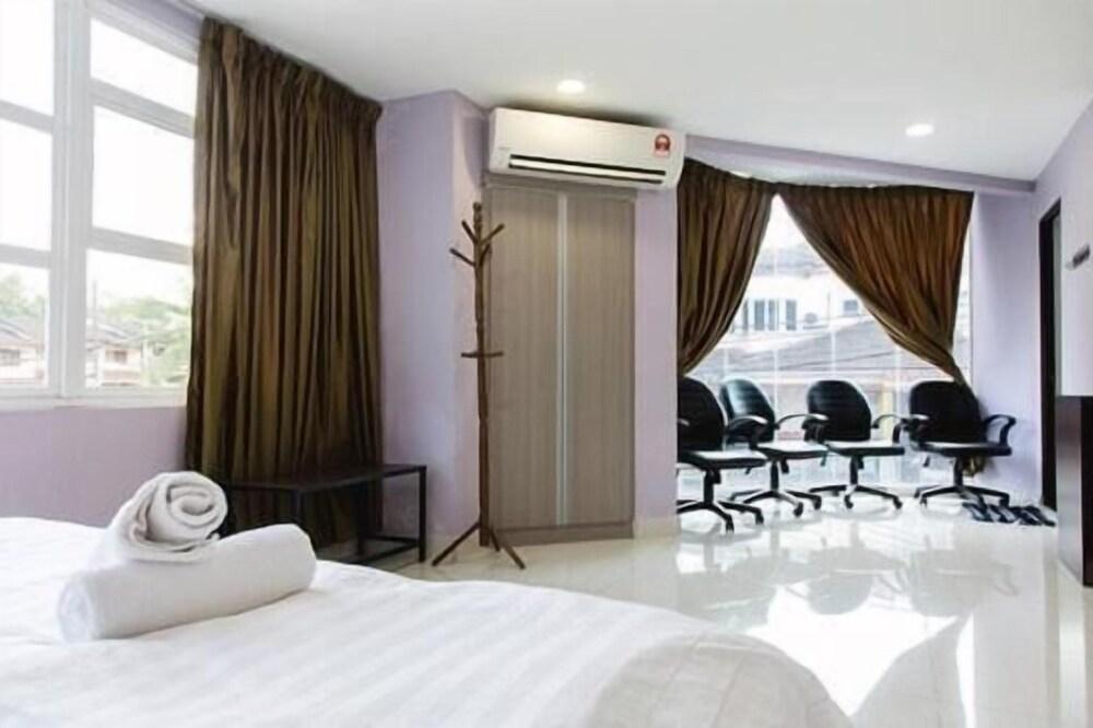 Hilltop Hotel by SECOMS