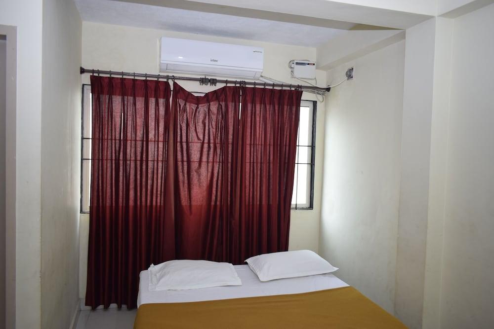 Great Guest House-White Town