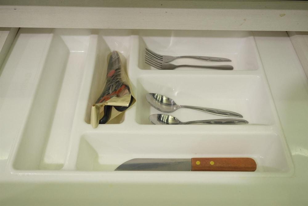 Elegant and Comfy Studio Amethyst Apartment