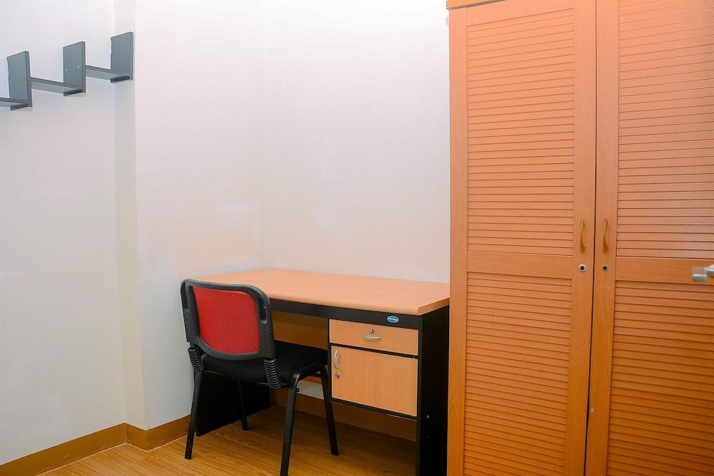 Comfort 1BR with Study Room Menteng Square Apartment
