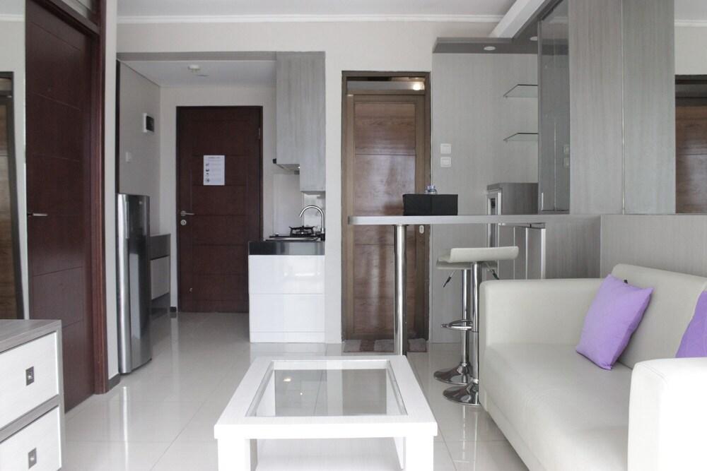 Wordy 2BR Apartment at Gateway Pasteur near Exit Toll Pasteur