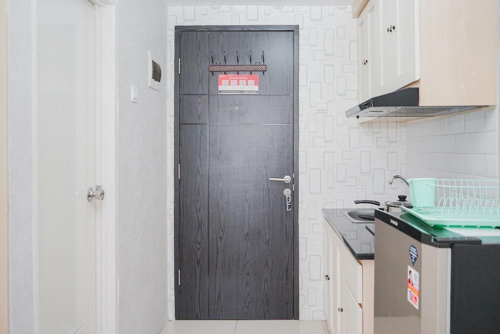 Gaudy Studio at Baileys Apartment