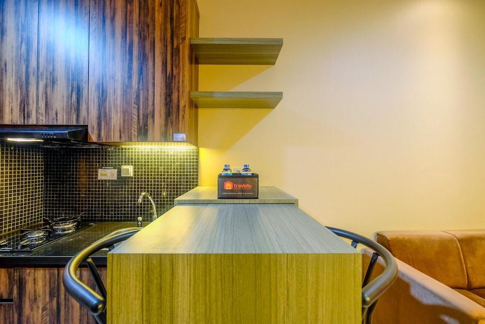 Fully Furnished Apartment with Comfortable Design 1BR Woodland Park Residence