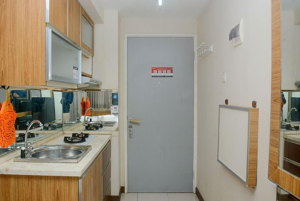 Homey Studio Pakubuwono Terrace Apartment
