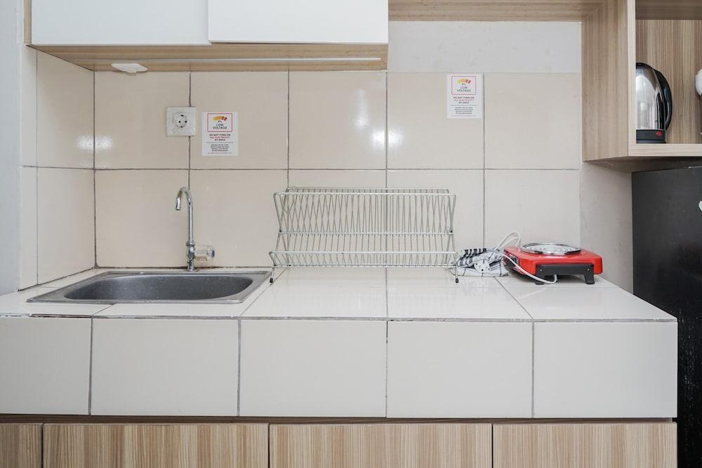 Simply Strategic and Comfy Studio Paramount Skyline Apartment