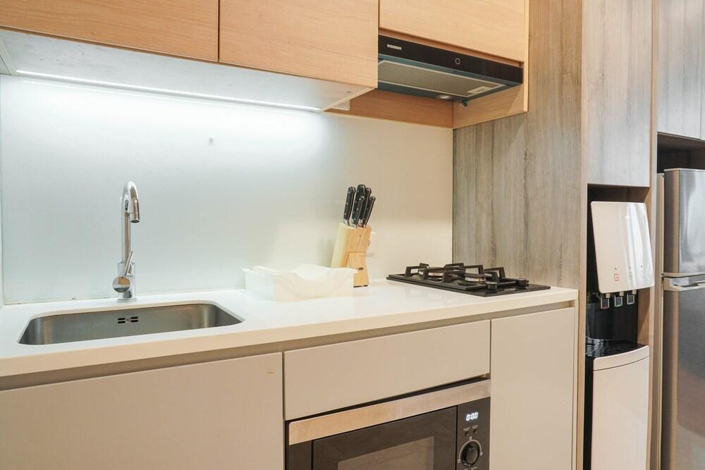 Luxurious Studio at Capitol Suites Apartment