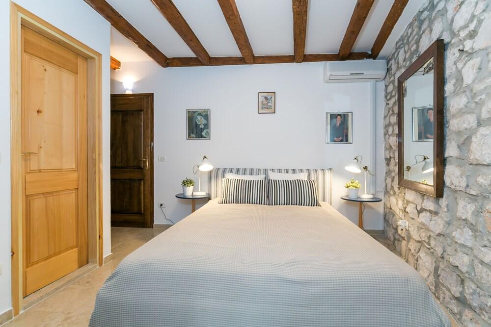 Arty Rooms by Irundo