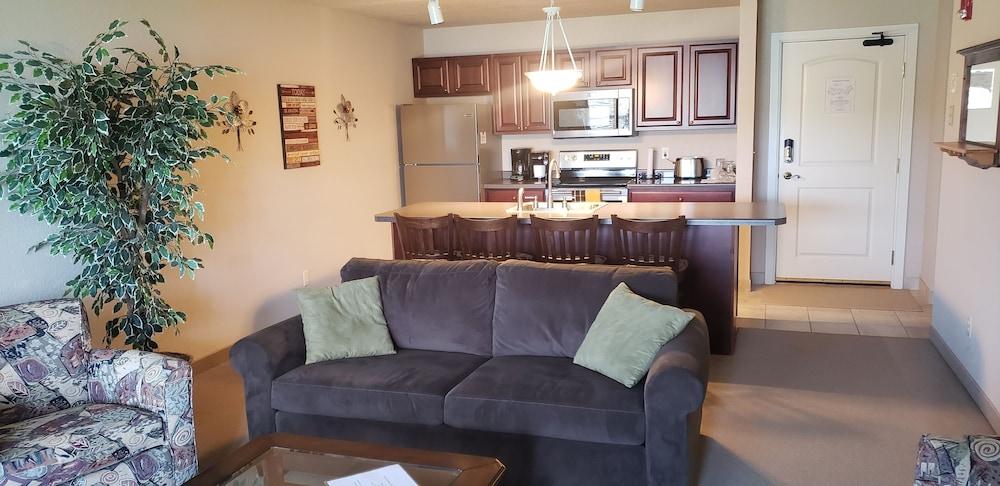 Unit 311 1 BD/ 1 BA Condo