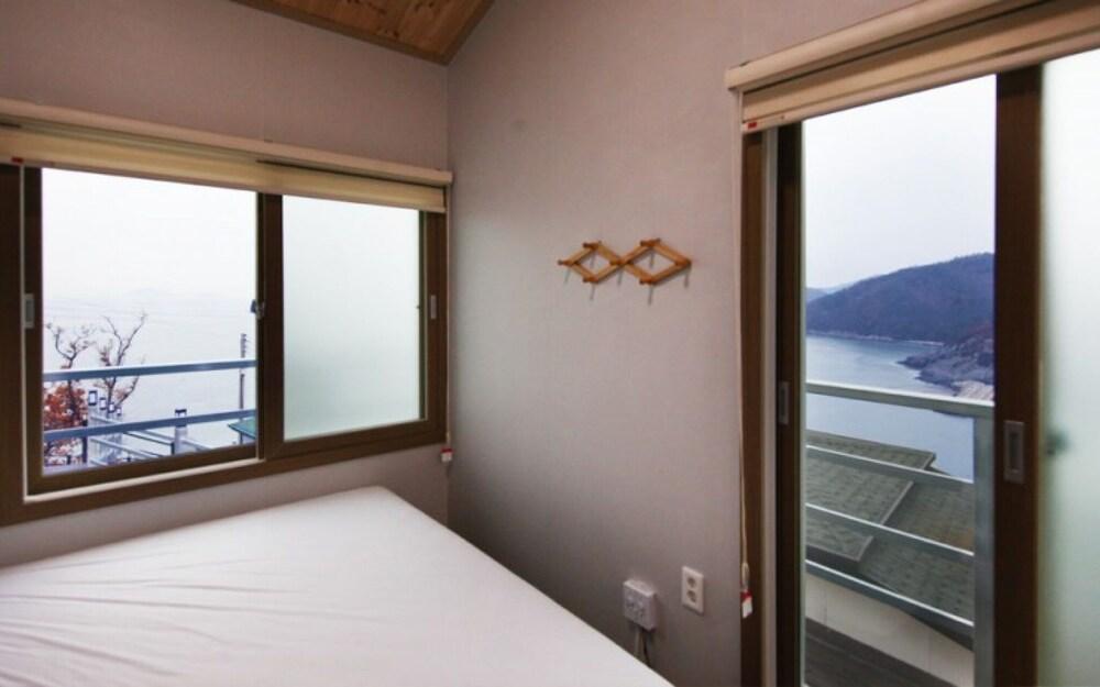 Jindo Arirang Beach Pension