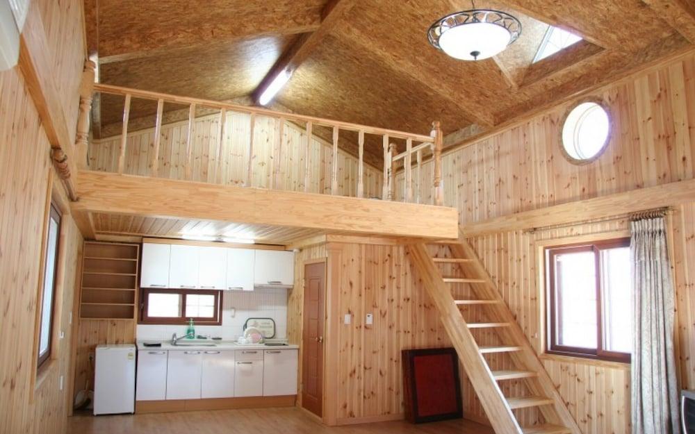 Hwaseonghaneul Sarangchae Pension