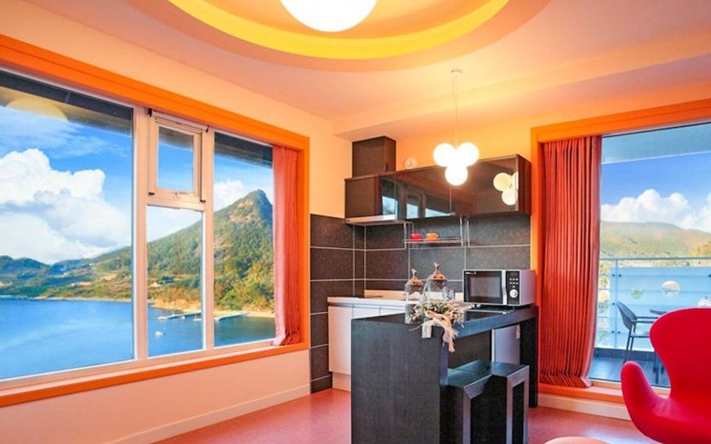 Namhae Elnido Pension