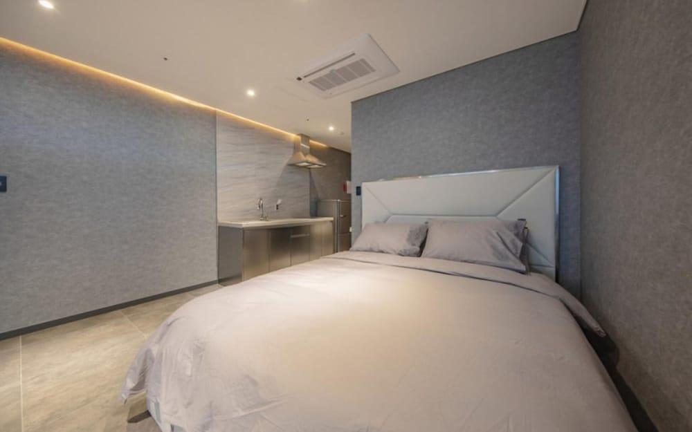 Sokcho W Spa Pool Villa Building A